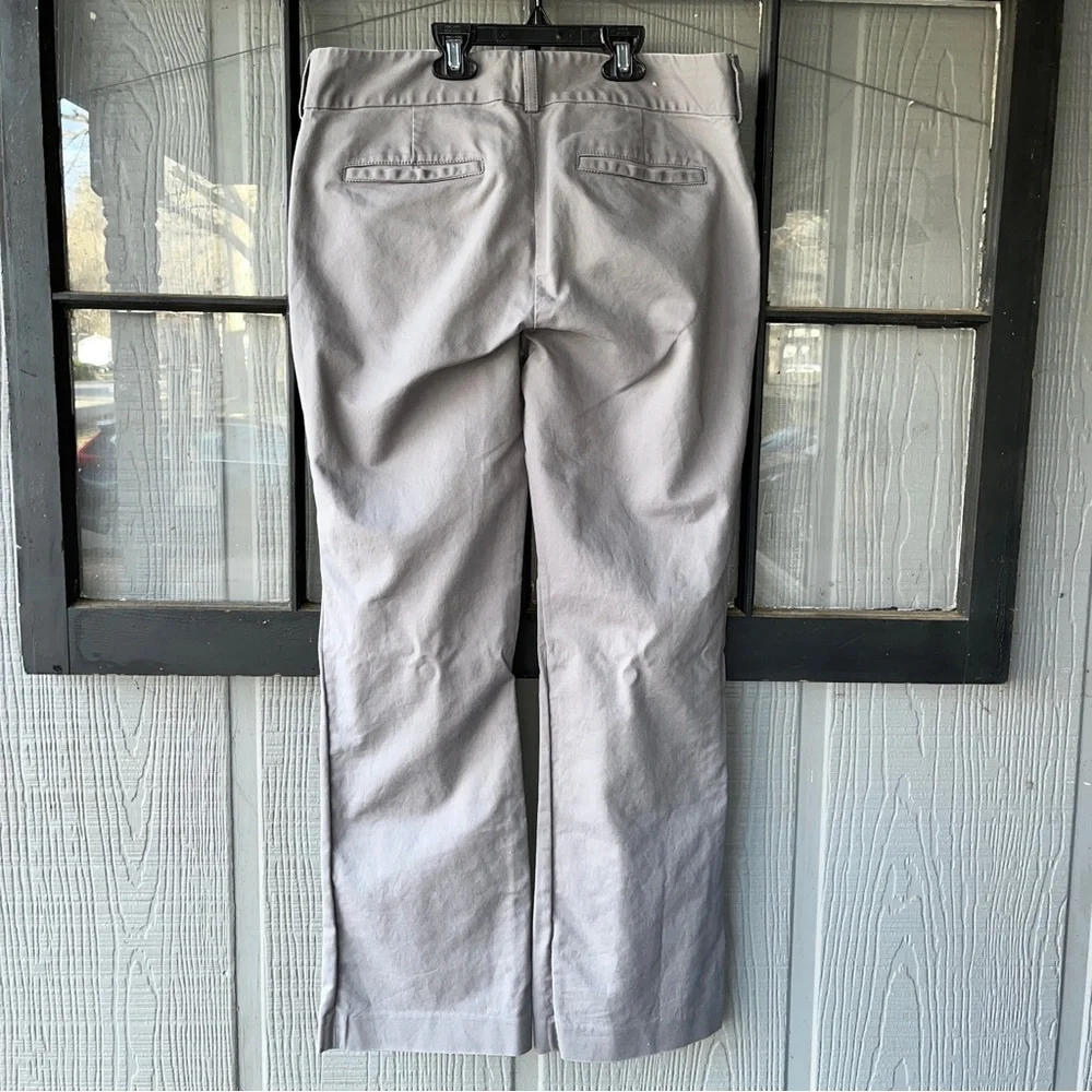 Banana Republic pants, stretch style, gray with pockets on front and back - Picture 6 of 10